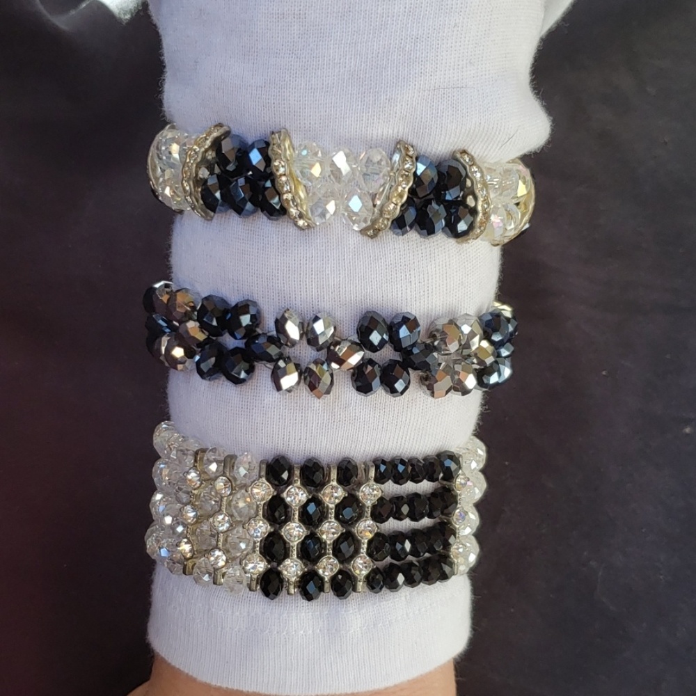 Black & white bracelet bundle